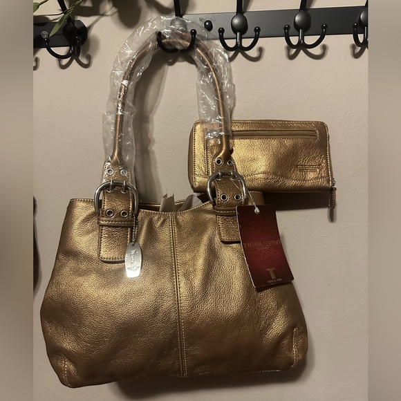 Tignanello Metallic Metallic Broze Shoulder Bag & Wallet Set - Picture 8 of 10